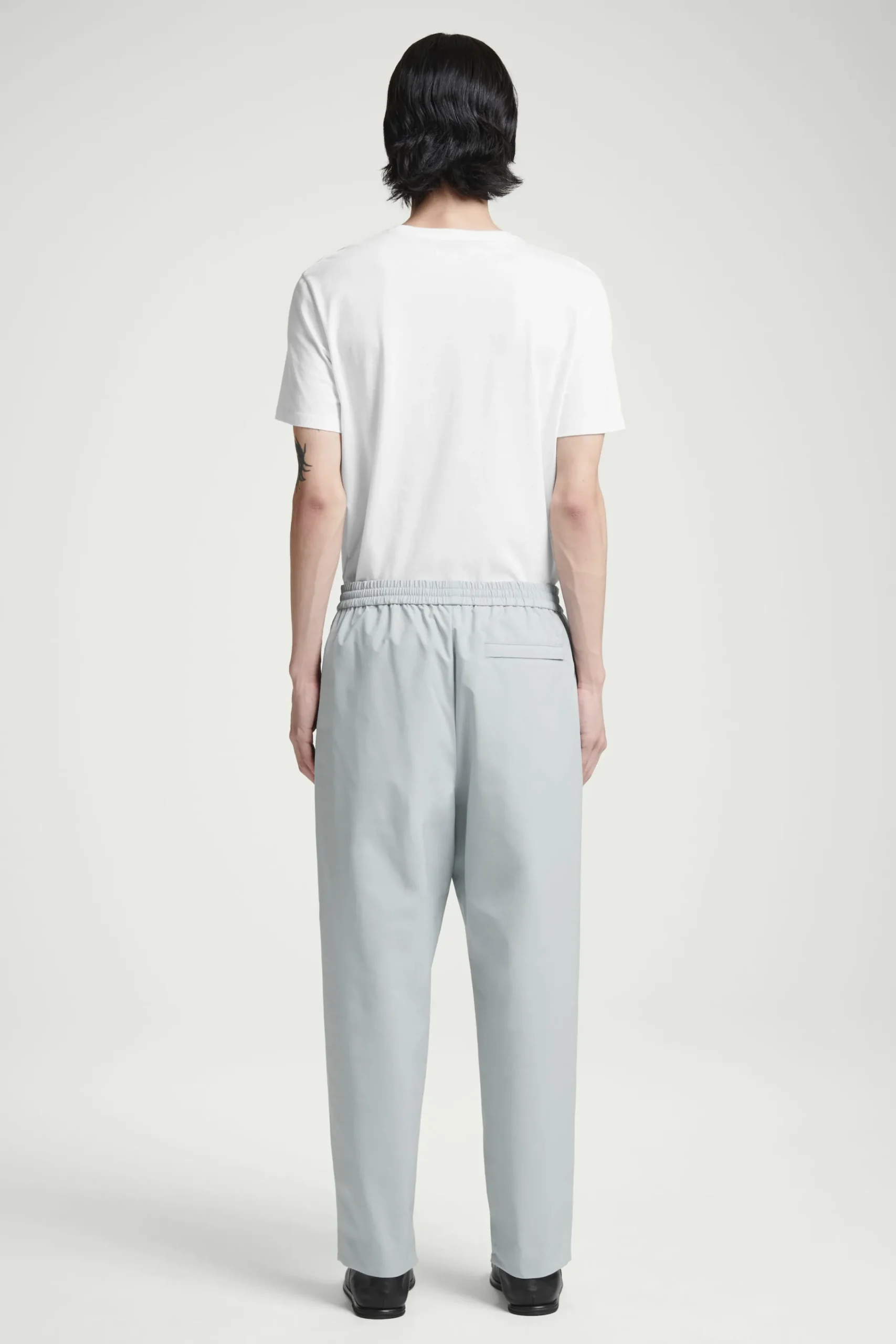 Herren COS Hosen*SCHMAL ZULAUFENDE JOGGINGHOSE MIT BIESEN