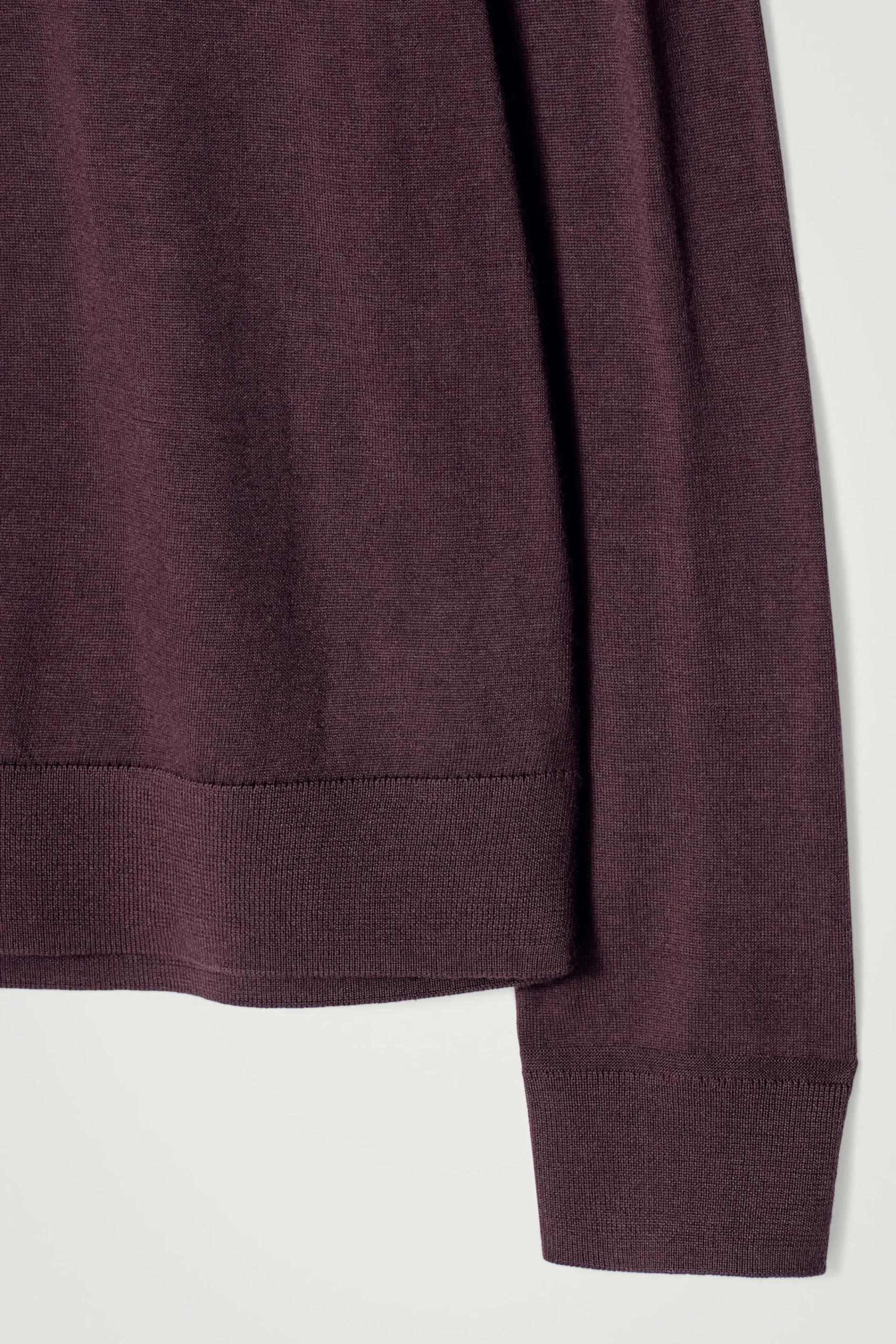Herren COS Pullover | Strickmode*SCHMALER MERINOWOLLPULLOVER MIT RUNDHALSAUSSCHNITT