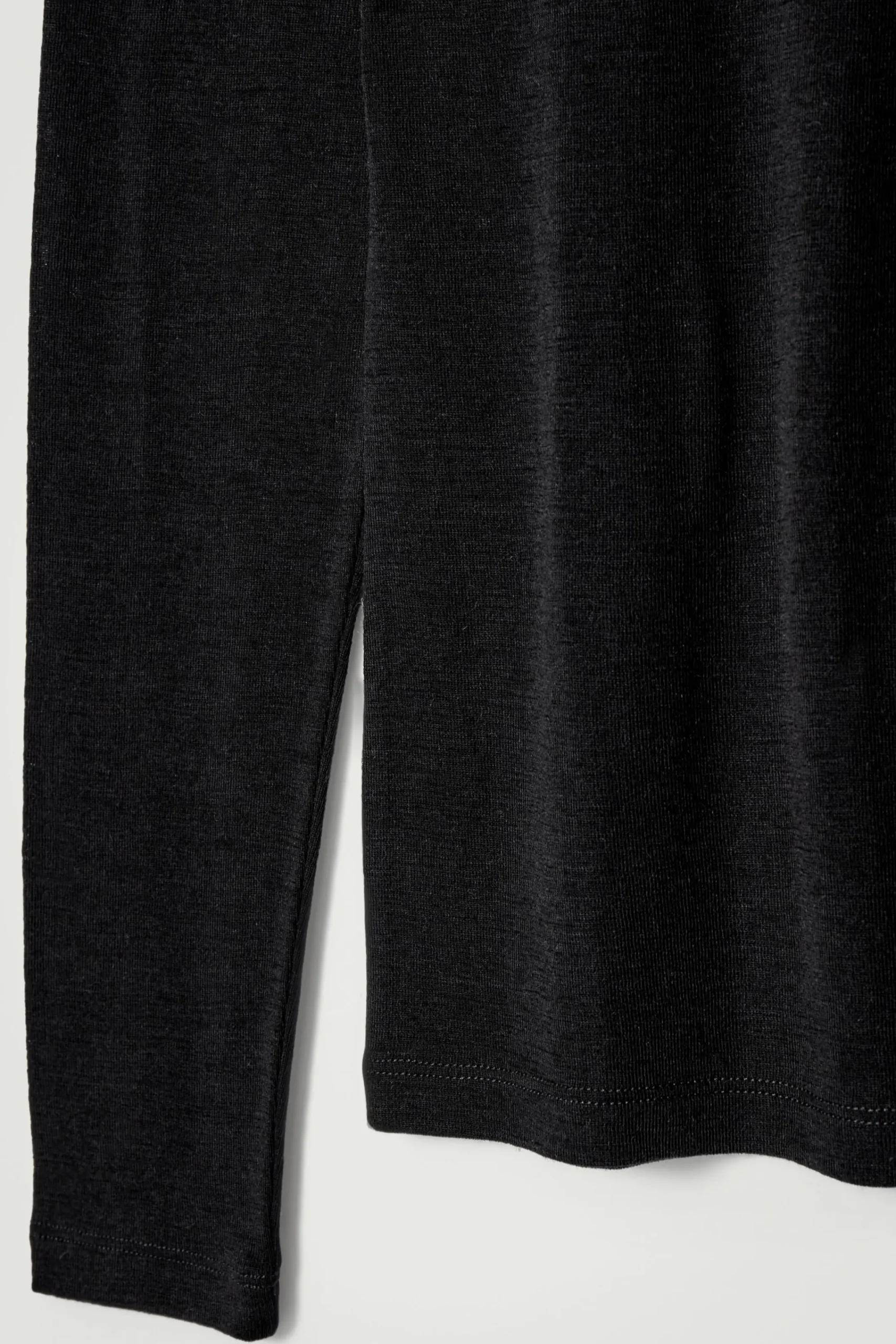 Herren COS Pullover | Strickmode*SCHMALER ROLLKRAGENPULLOVER AUS WOLL-JERSEY
