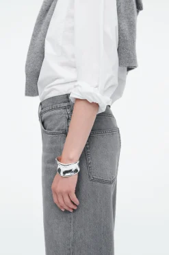 Damen COS Schmuck*SKULPTURALE ARMSPANGE