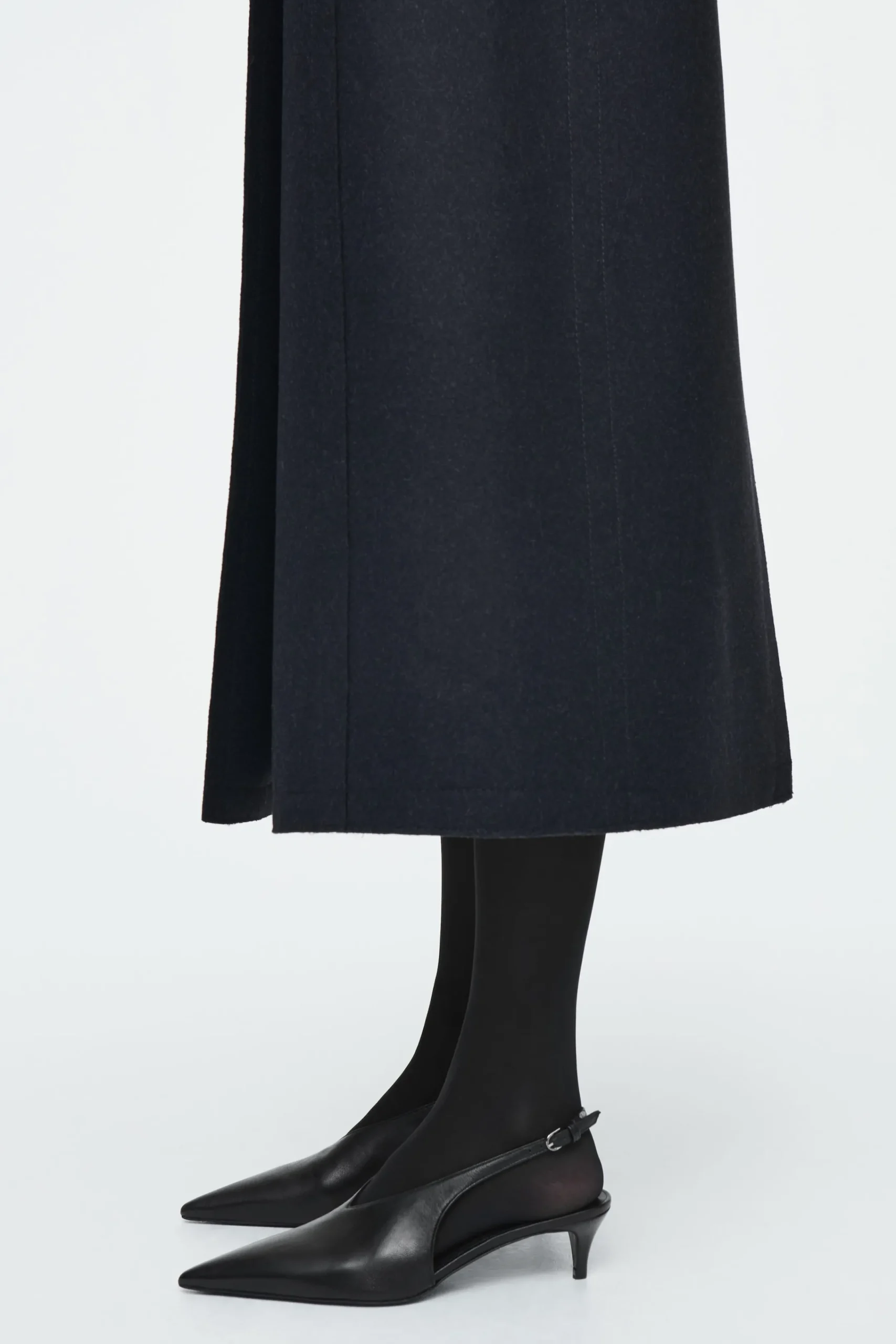 Damen COS Accessoires Aus Leder | Schuhe*SPITZE KITTEN-HEELS AUS LEDER MIT SLINGBACK-RIEMEN