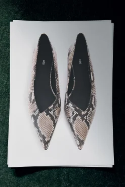 Damen COS Accessoires Aus Leder | Schuhe*SPITZE LEDER-PUMPS MIT KITTEN-HEEL