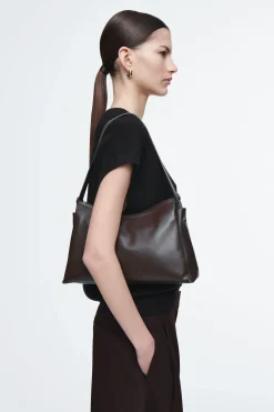 Damen COS Taschen*TOME UMHÄNGETASCHE – LEDER