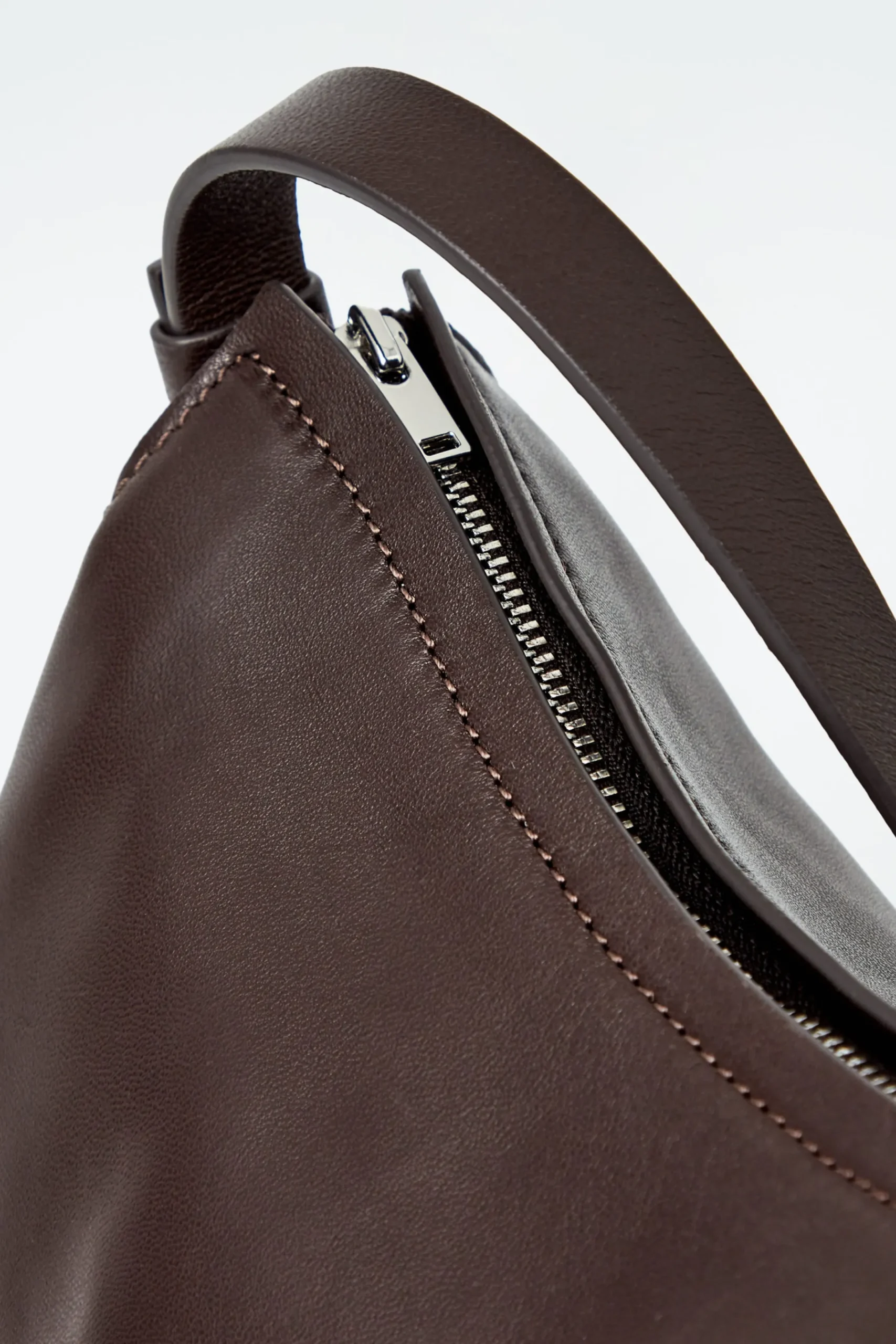 Damen COS Taschen*TOME UMHÄNGETASCHE – LEDER