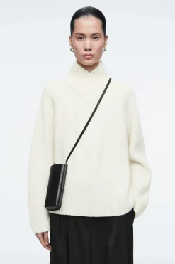Damen COS Taschen*UMHÄNGETASCHE FÜR HANDYS AUS LEDER
