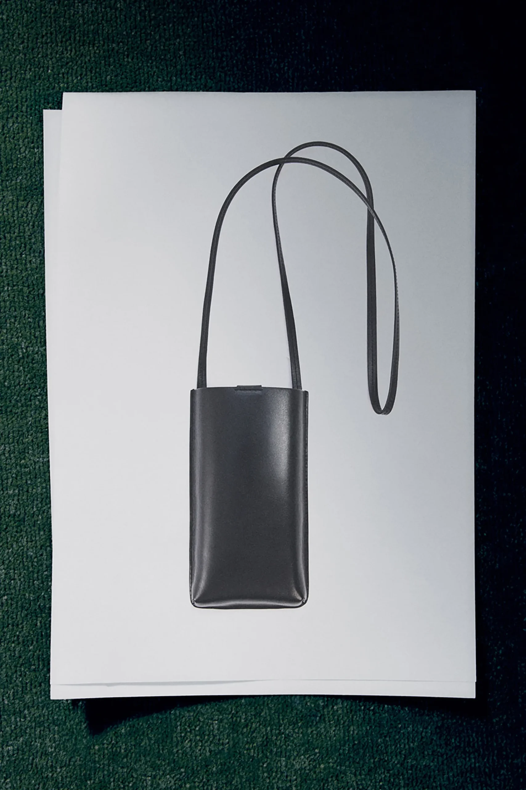 Damen COS Taschen*UMHÄNGETASCHE FÜR HANDYS AUS LEDER