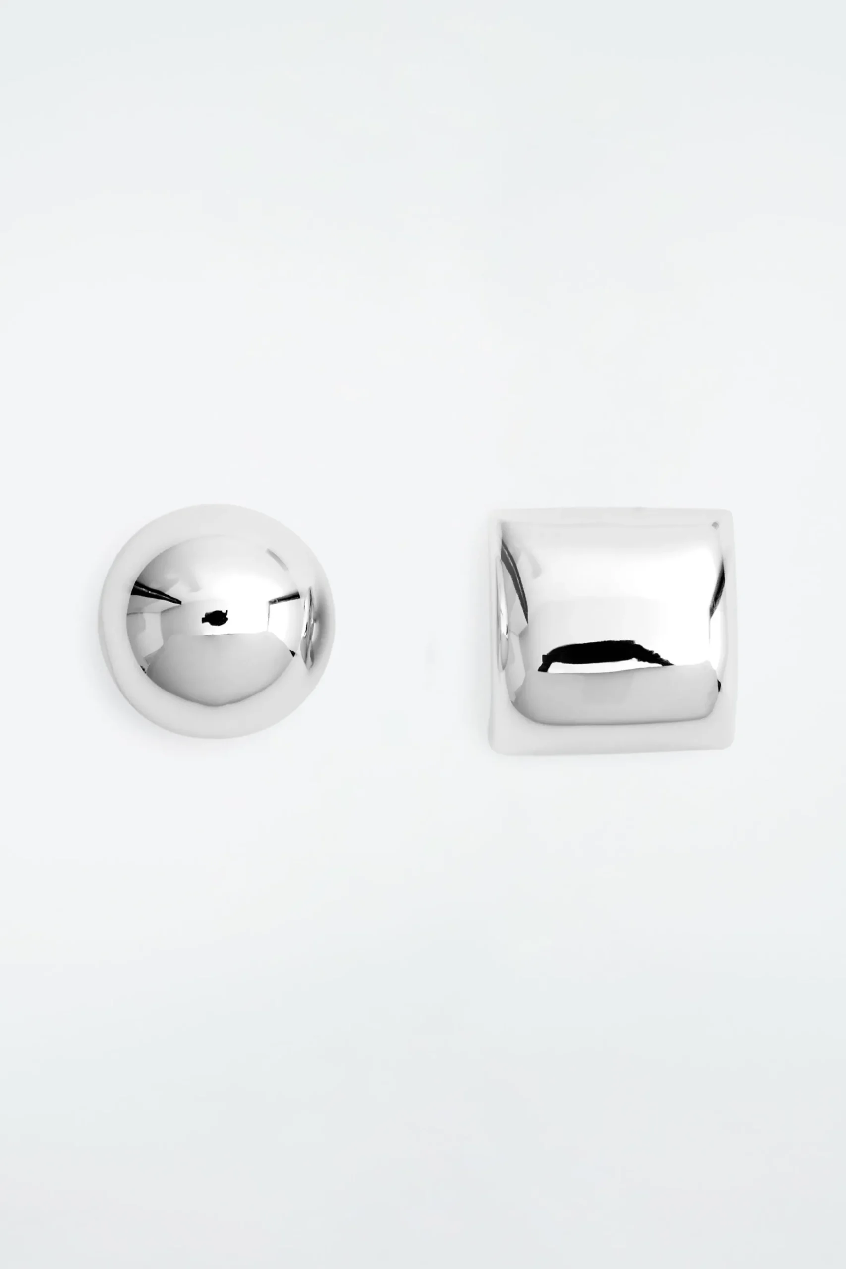 Damen COS Schmuck*UNGLEICHE OHRSTECKER