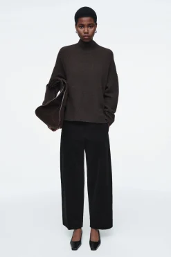 Damen COS Hosen*VERKÜRZTE CORDHOSE