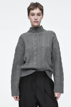 Damen COS Strickmode*WOLLPULLOVER MIT ZOPFSTRICKMUSTER UND STEHKRAGEN